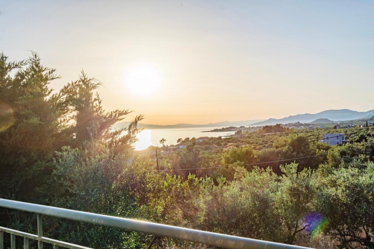 Ferienwohnung Lavender Garden Retreat - Secluded Seaside Getaway Kotronion  Exterior foto